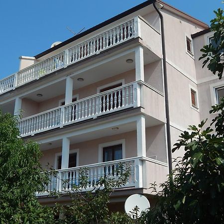 Apartments Vilanija Exterior photo