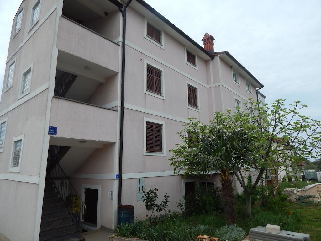 Apartments Vilanija Room photo